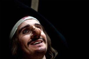 Anthony Magnier en Cyrano. &copy; Viva La Comedia.